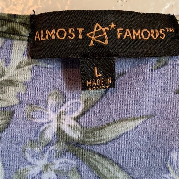 Flower Pattern Crop Top - Picture 2 of 4